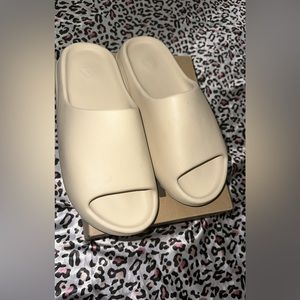 Yzy “PURE” slides